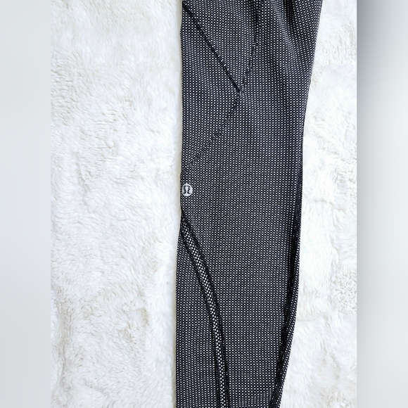 Lululemon Cadence Crusher Tight Wome size 6 Reflective Running Zip Pockets - Picture 11 of 14